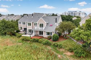 19 Schooner Ln 19, Quincy, MA 02171