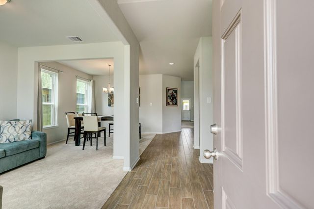 2125 Sand Lily Dr, Texas City, TX 77568