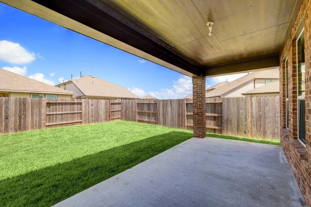 2125 Sand Lily Dr, Texas City, TX 77568
