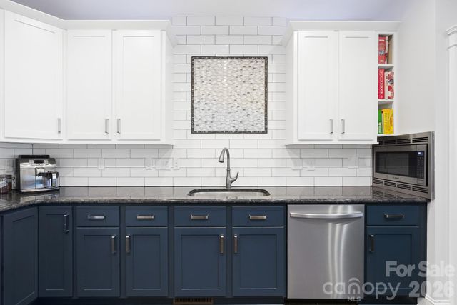 10238 Edgecliff Road, Huntersville, NC 28078