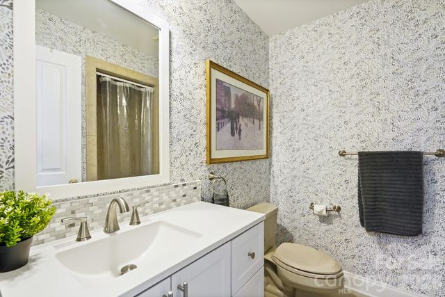 10238 Edgecliff Road, Huntersville, NC 28078