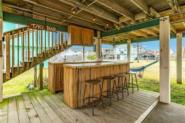 16725 Captain Bligh Road, Jamaica Beach, TX 77554