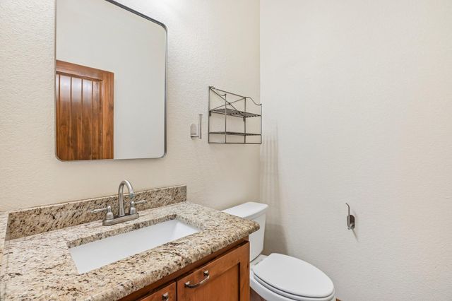 267 Corral RD, Smithville, TX 78957