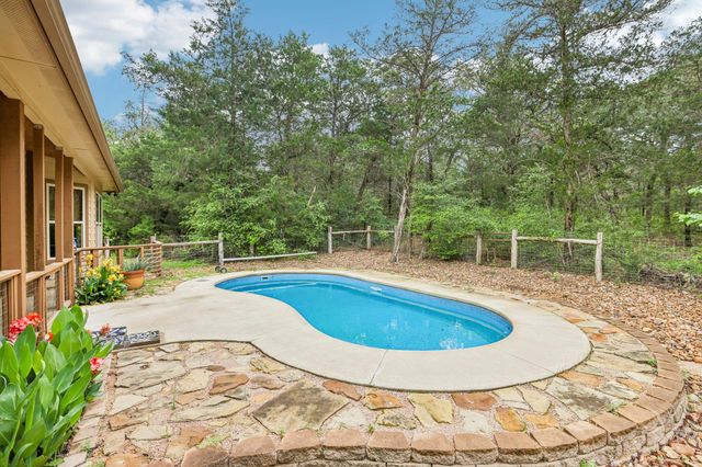 267 Corral RD, Smithville, TX 78957