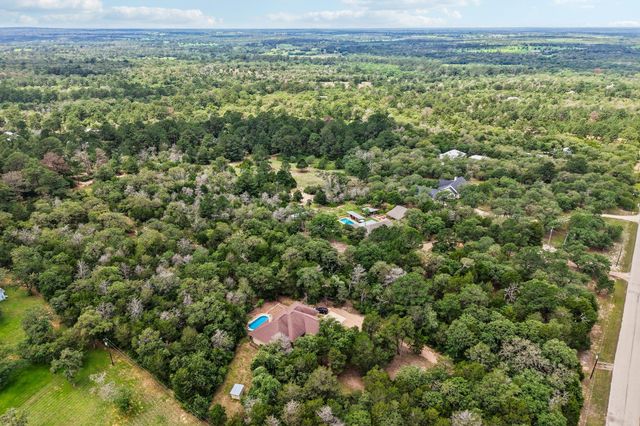 267 Corral RD, Smithville, TX 78957