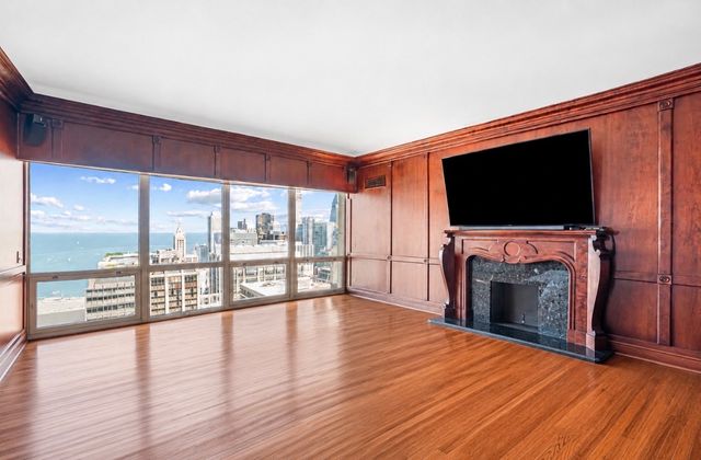 100 E Huron Street 3504, Chicago, IL 60611