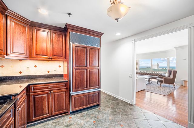 100 E Huron Street 3504, Chicago, IL 60611