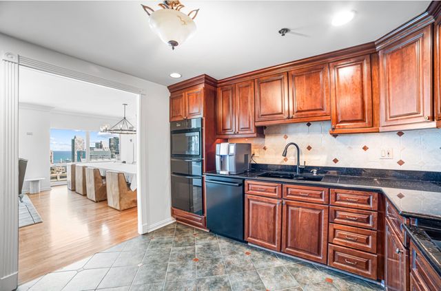 100 E Huron Street 3504, Chicago, IL 60611