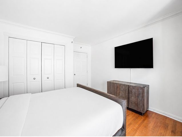 100 E Huron Street 3504, Chicago, IL 60611