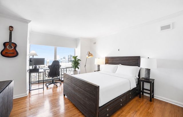 100 E Huron Street 3504, Chicago, IL 60611
