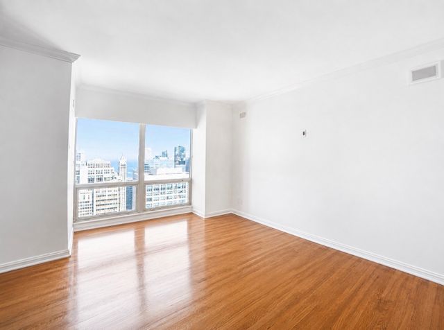 100 E Huron Street 3504, Chicago, IL 60611