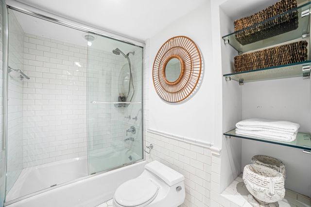 100 E Huron Street 3504, Chicago, IL 60611