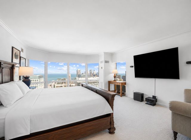 100 E Huron Street 3504, Chicago, IL 60611
