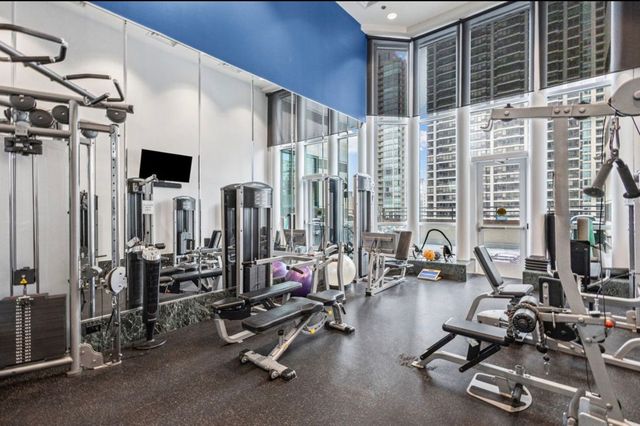 100 E Huron Street 3504, Chicago, IL 60611