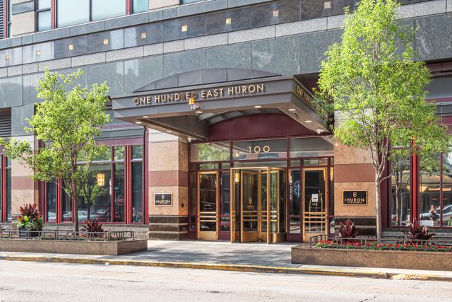100 E Huron Street 3504, Chicago, IL 60611