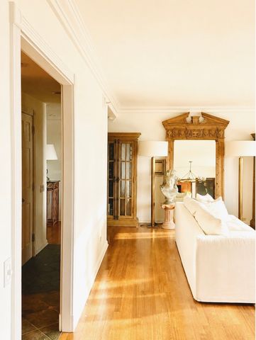 100 E Huron Street 3504, Chicago, IL 60611