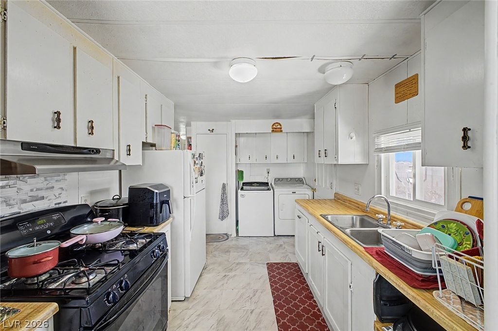 3802 Pecan Lane, Las Vegas, NV 89115 — photo 2
