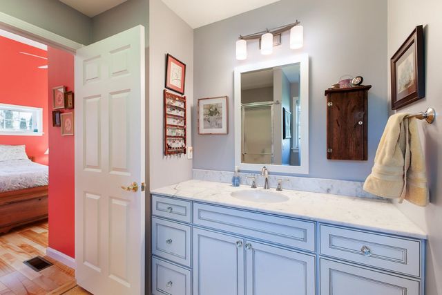 1600 West Shore Road, Isle La Motte, VT 05463