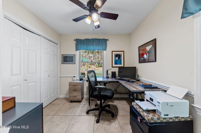 205 W Hedgelawn Way, Southern Pines, NC 28387