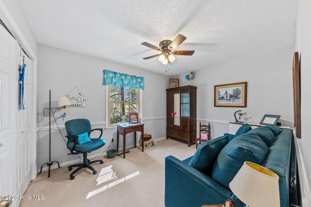 205 W Hedgelawn Way, Southern Pines, NC 28387