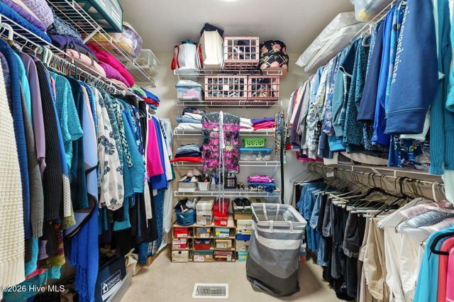 205 W Hedgelawn Way, Southern Pines, NC 28387