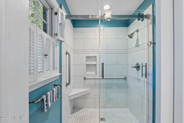 205 W Hedgelawn Way, Southern Pines, NC 28387