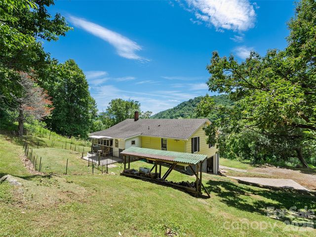 2426 Wesley Creek Road, Clyde, NC 28721