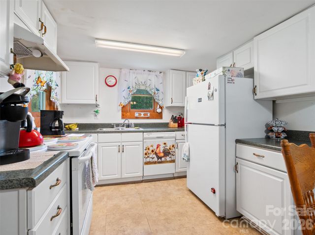 2426 Wesley Creek Road, Clyde, NC 28721