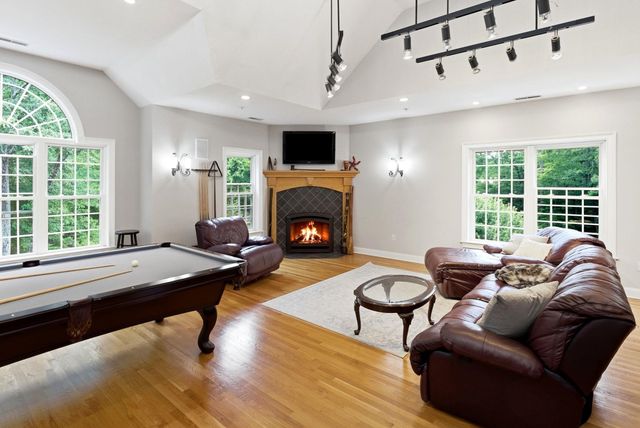 9 Storybrook Lane, Amherst, NH 03031