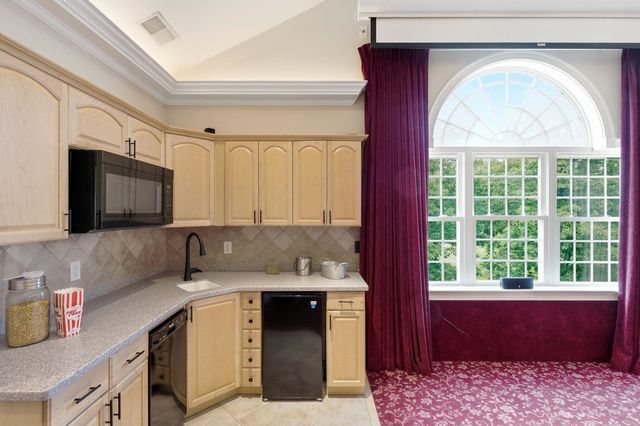 9 Storybrook Lane, Amherst, NH 03031