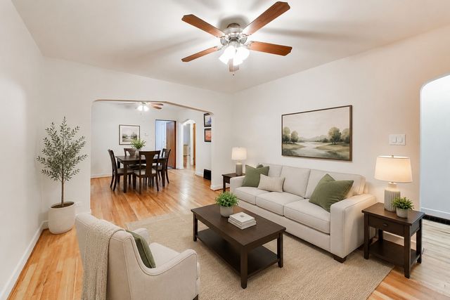 5012 N Tripp Avenue, Chicago, IL 60630