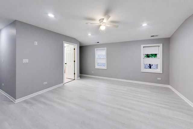 5012 N Tripp Avenue, Chicago, IL 60630