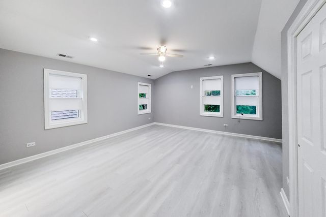5012 N Tripp Avenue, Chicago, IL 60630