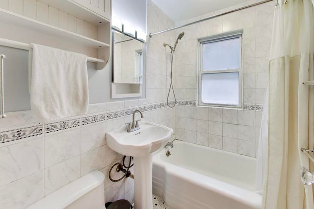 5012 N Tripp Avenue, Chicago, IL 60630
