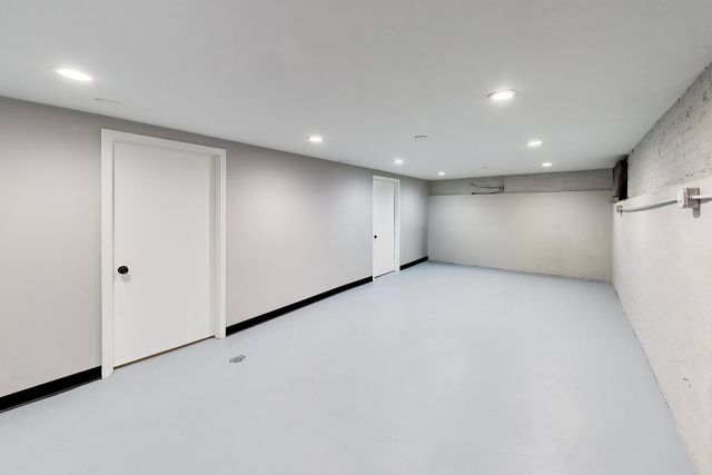 5012 N Tripp Avenue, Chicago, IL 60630