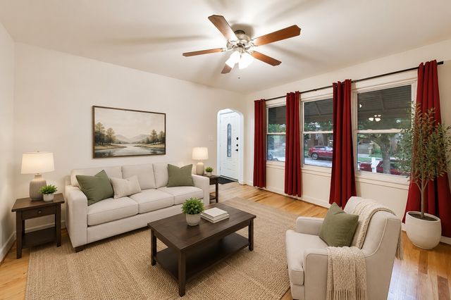 5012 N Tripp Avenue, Chicago, IL 60630