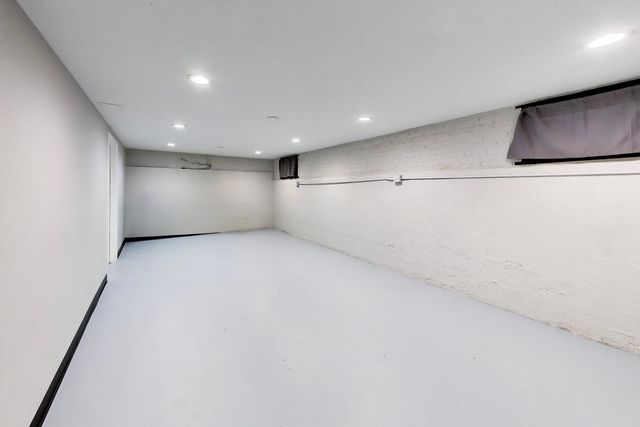 5012 N Tripp Avenue, Chicago, IL 60630