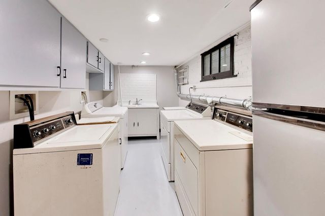 5012 N Tripp Avenue, Chicago, IL 60630