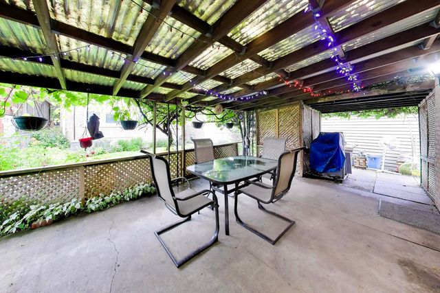 5012 N Tripp Avenue, Chicago, IL 60630