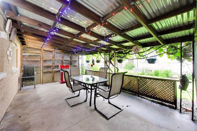 5012 N Tripp Avenue, Chicago, IL 60630