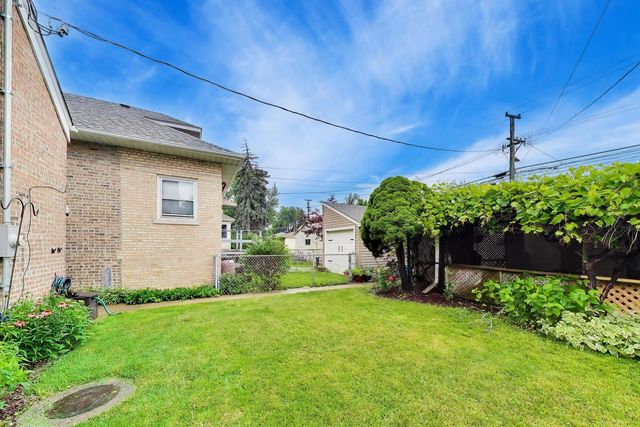 5012 N Tripp Avenue, Chicago, IL 60630
