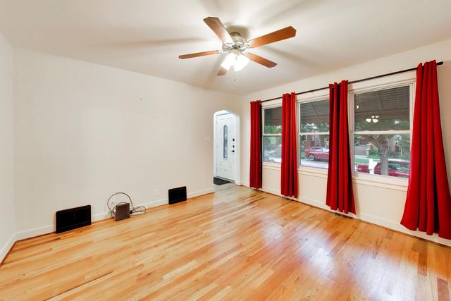 5012 N Tripp Avenue, Chicago, IL 60630