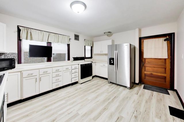 5012 N Tripp Avenue, Chicago, IL 60630