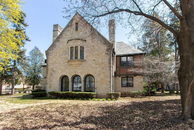 1101 S MONROE AVENUE, Green Bay, WI 54301