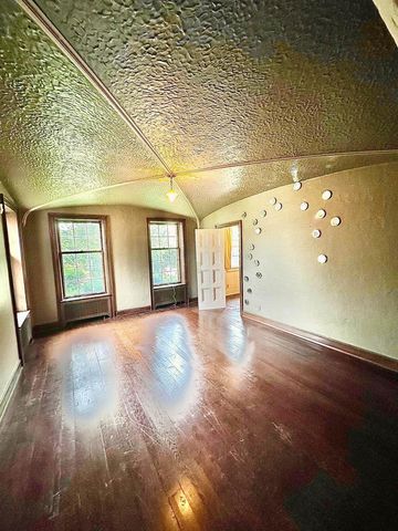 1101 S MONROE AVENUE, Green Bay, WI 54301