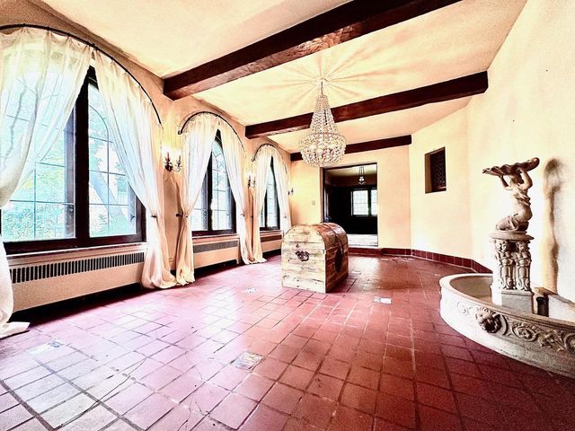 1101 S MONROE AVENUE, Green Bay, WI 54301