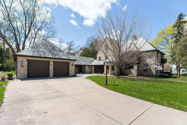 1101 S MONROE AVENUE, Green Bay, WI 54301