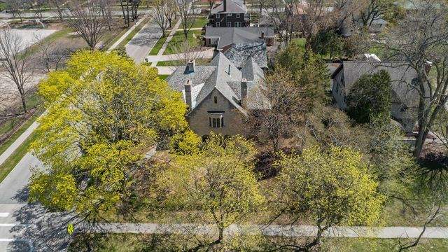 1101 S MONROE AVENUE, Green Bay, WI 54301