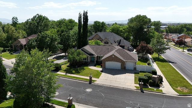 936 S DAVIS CREEK LN, Farmington, UT 84025
