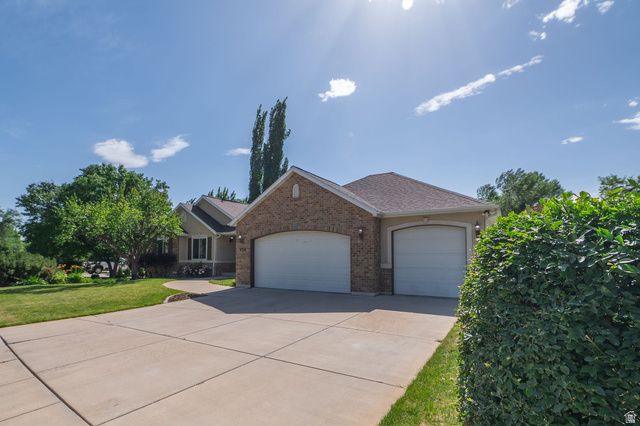 936 S DAVIS CREEK LN, Farmington, UT 84025